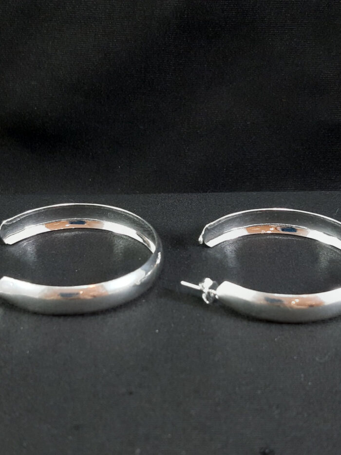 Argola fio liso boleada