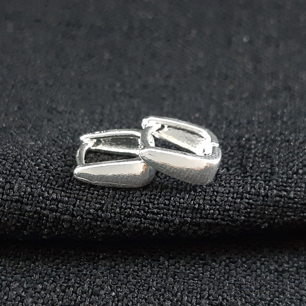 Brinco argola quadrada pequena