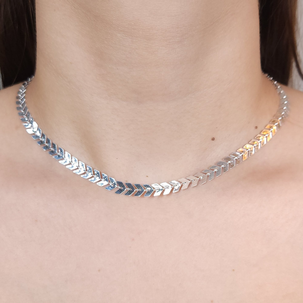 Gargantilha chocker escama