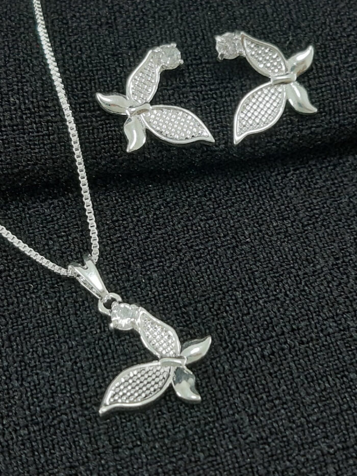 Conjunto borboleta detalhada com ponto de luz