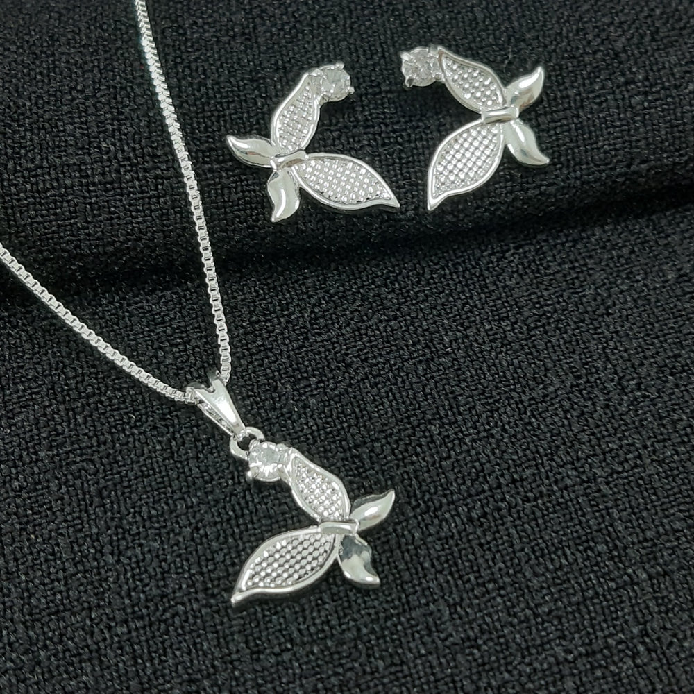 Conjunto borboleta detalhada com ponto de luz