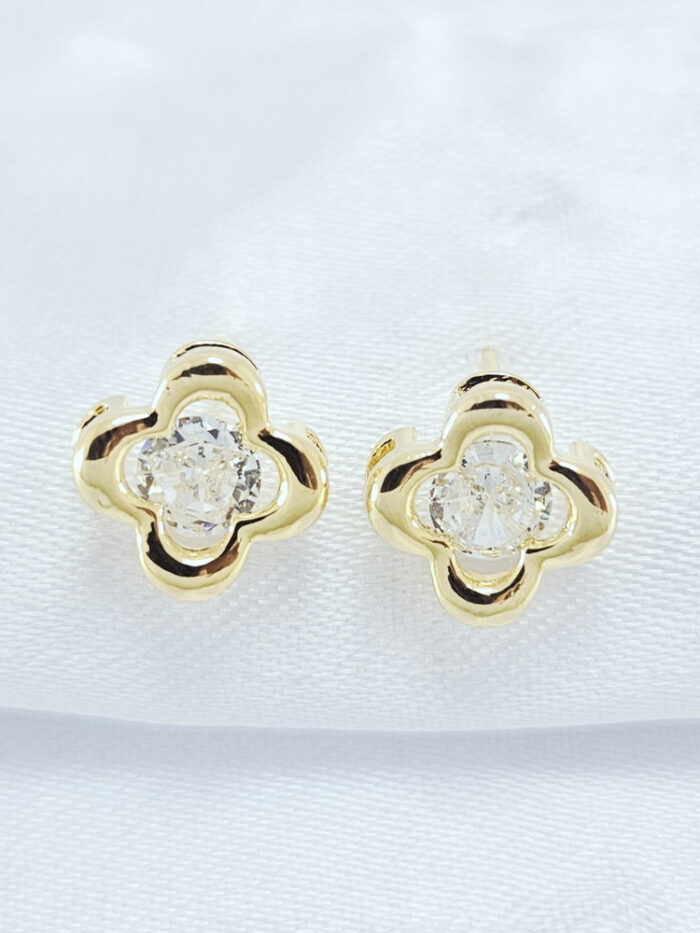 Brinco trevo cristal redor dourado liso