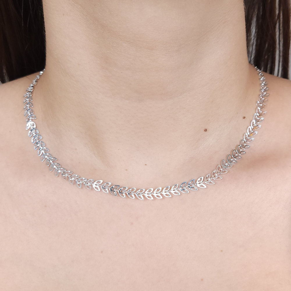Gargantilha chocker ramo de folhas vazadas