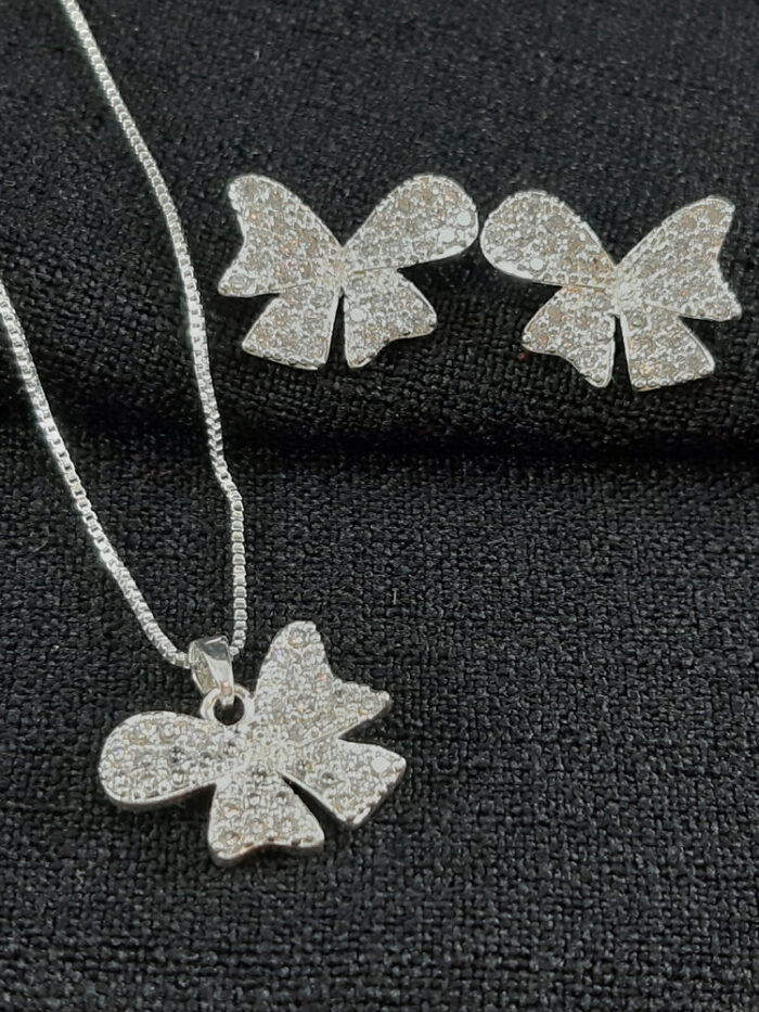 Conjunto laço cravejado