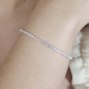 Pulseira fio riviera detalhados