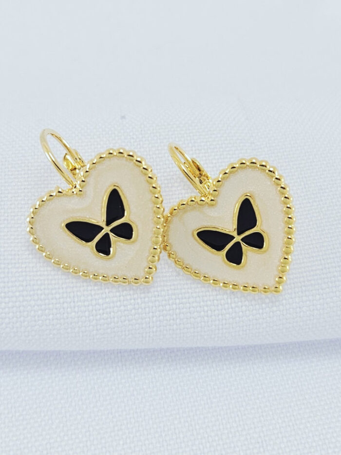 Brinco gancho coração com borboleta