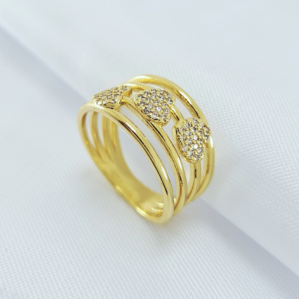 Anel quatro fios vazados detalhe corações cravejado