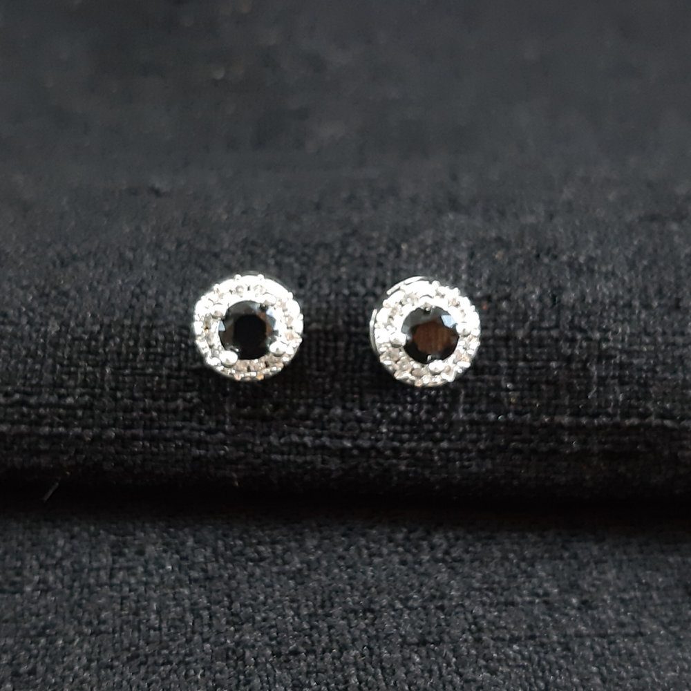 Brinco redondo ao redor cravejado pedra cristal - Imagem 2