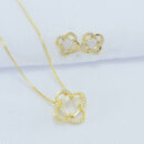 Conjunto flor vazado com zircônia