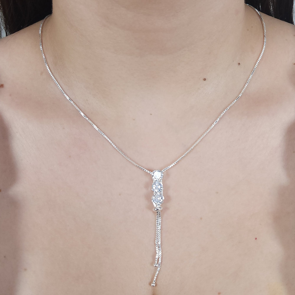 Gargantilha gravatinha com pontos de luz cristal