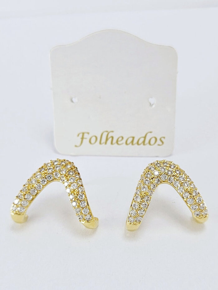 Brinco V invertido cravejado de cristais