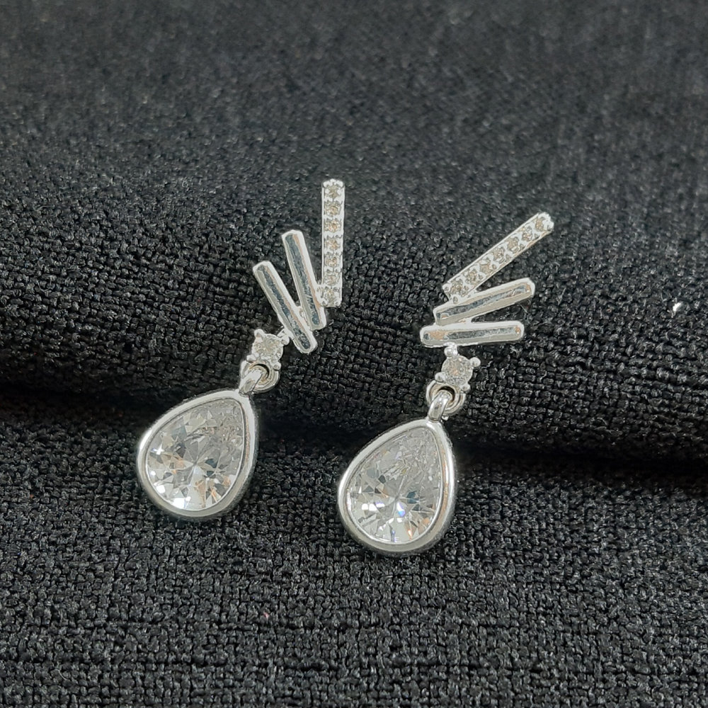 Brinco três linhas ponto de luz