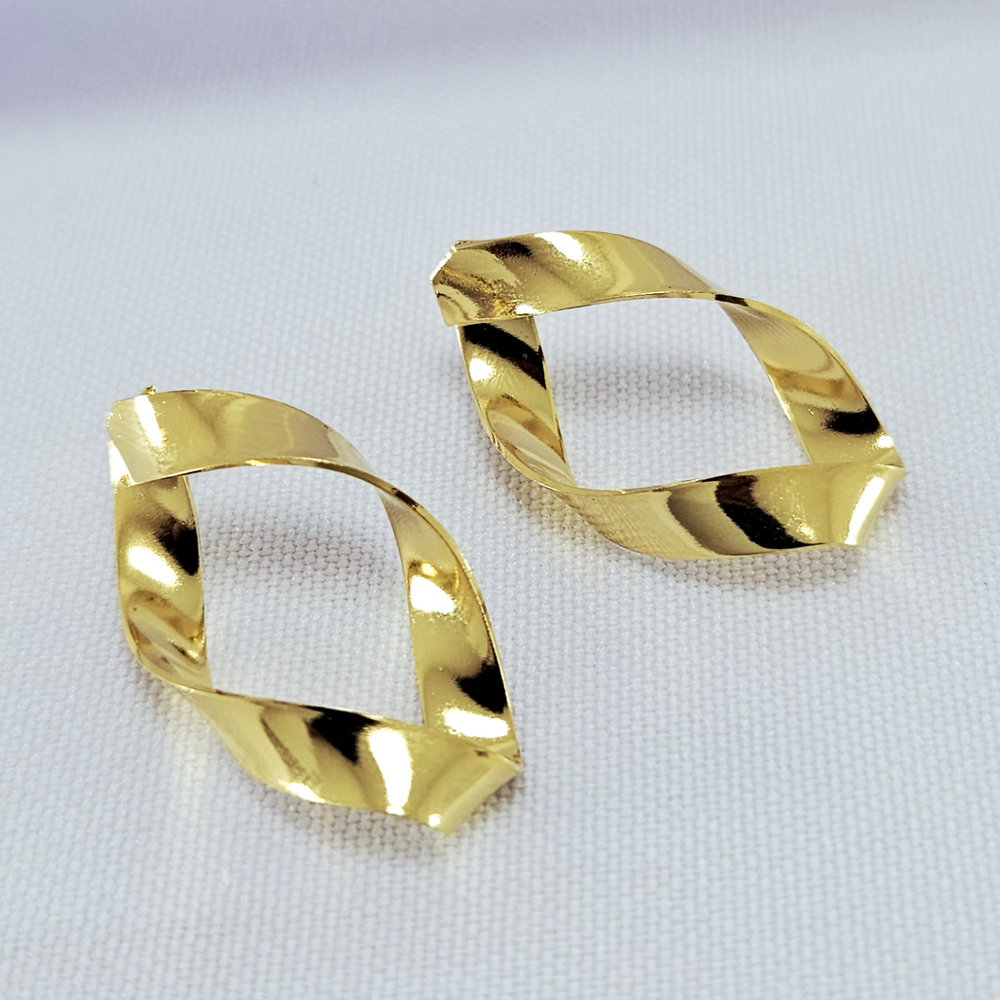 Brinco ondulado com fio liso - Imagem 2