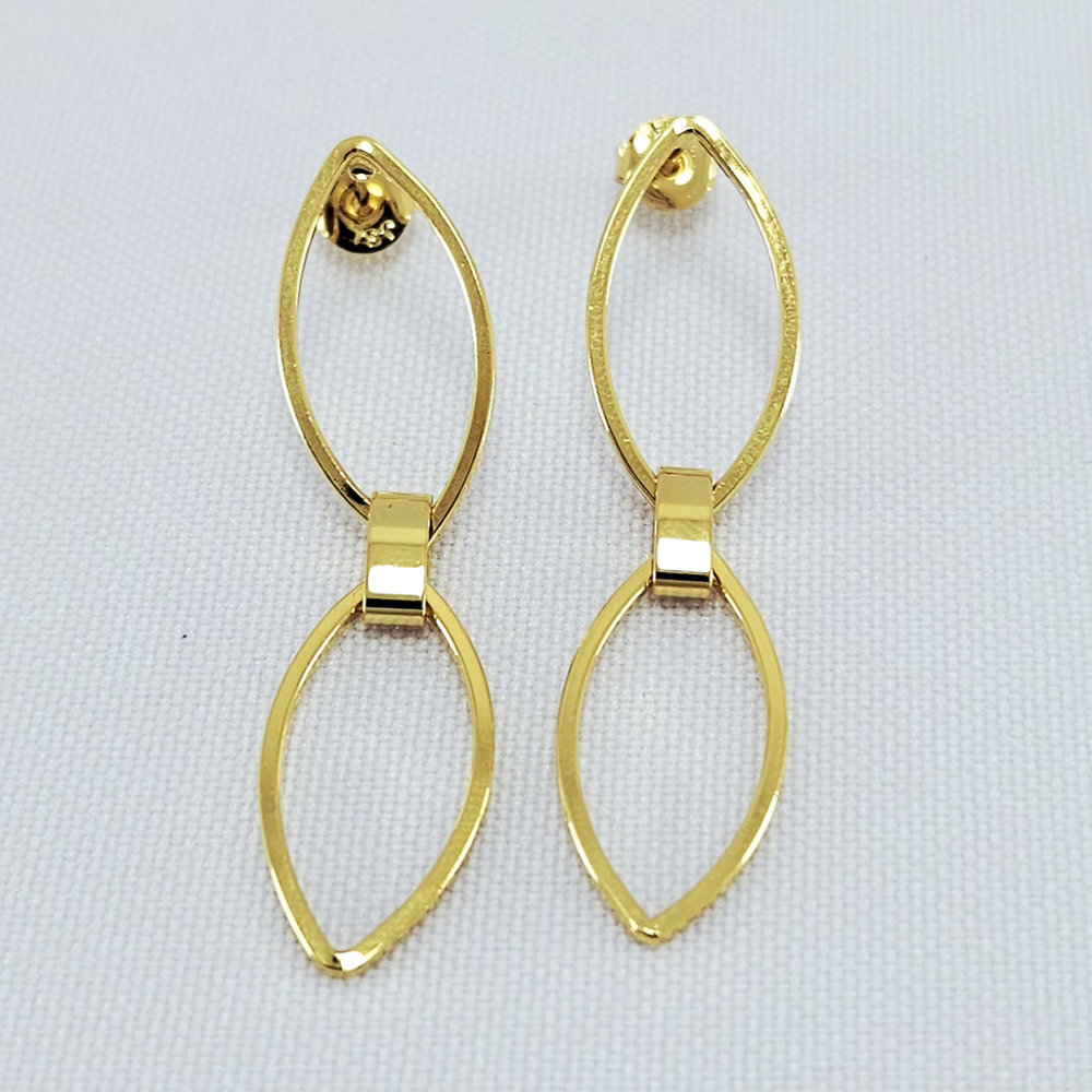 Brinco dois elos liso chapeado