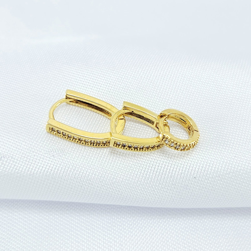 Brinco argola elos retangulares e cravejado