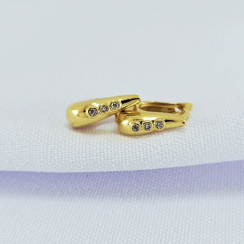 Brinco argola com pontos de luz