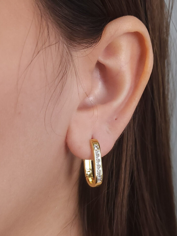 Argola retangular com cristais