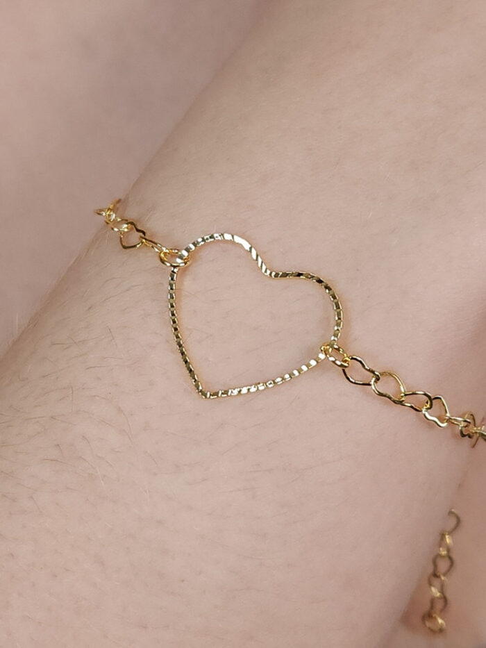 Pulseira coração em elos vazados