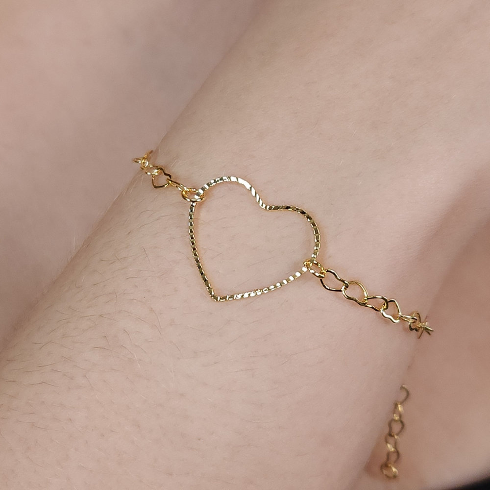 Pulseira coração em elos vazados