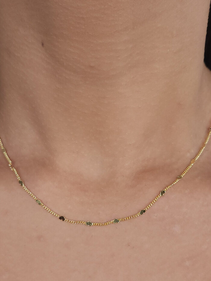 Gargantilha chocker com mini corações chapeado