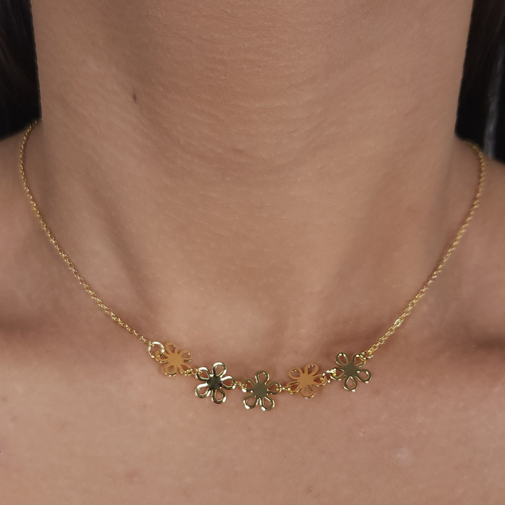 Gargantilha chocker flores vazado lisos