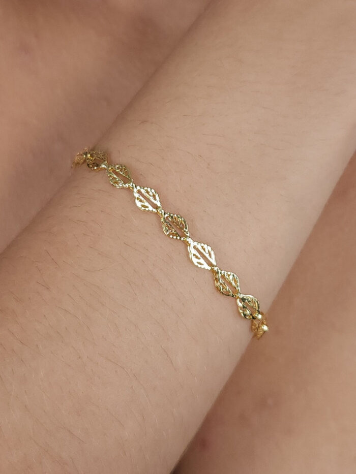 Pulseira elos formato folhas vazado