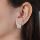 Brinco quadrado cinco fios cravejado