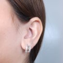 Brinco argola cristal detalhado