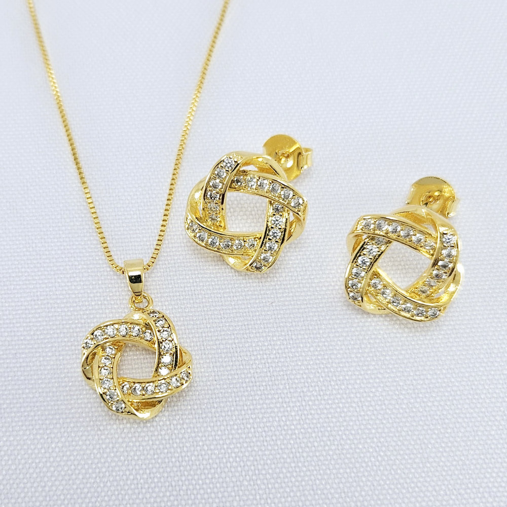 Conjunto entrelaçado cravejado