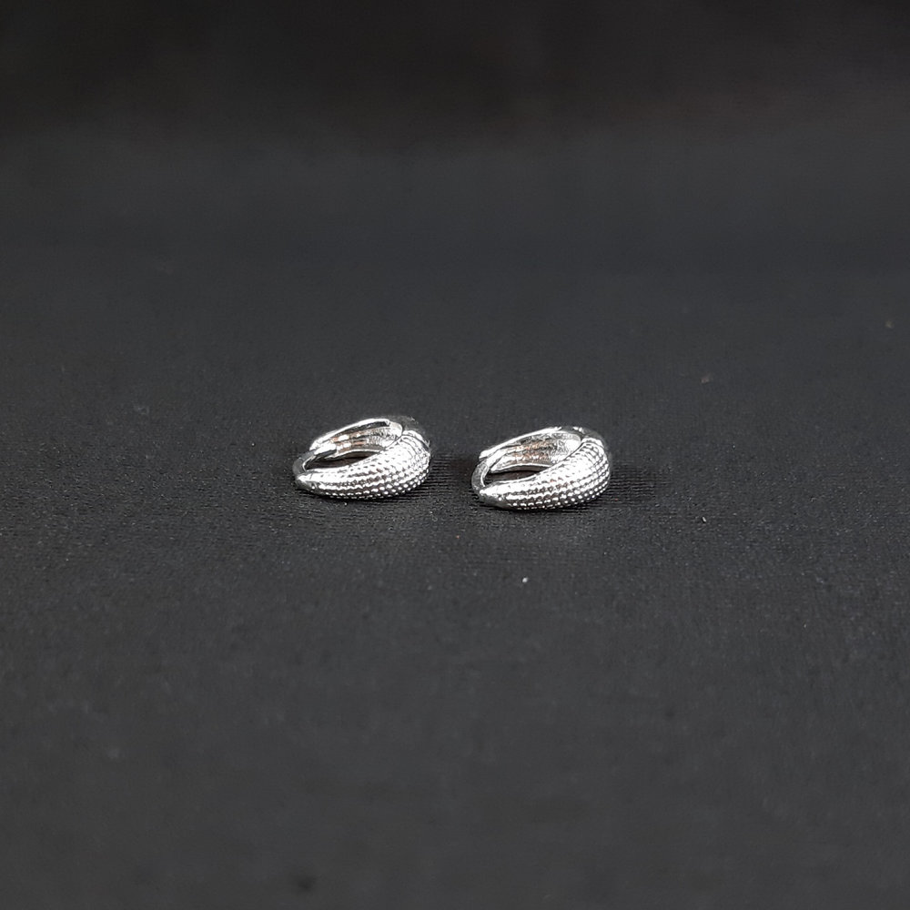 Argolinha com detalhe craquelado