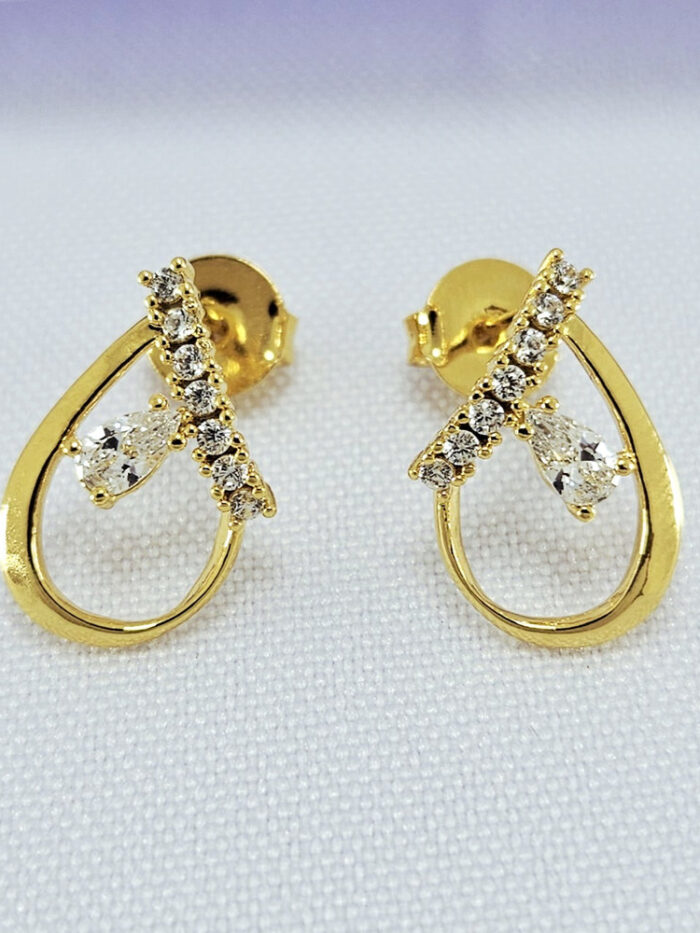 Brinco cristal detalhado