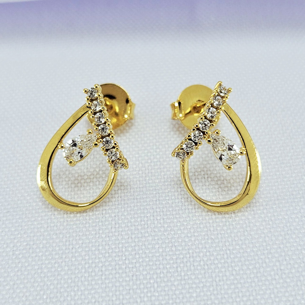 Brinco cristal detalhado