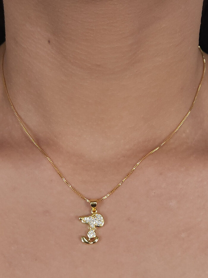 Gargantilha pingente snoopy cravejado