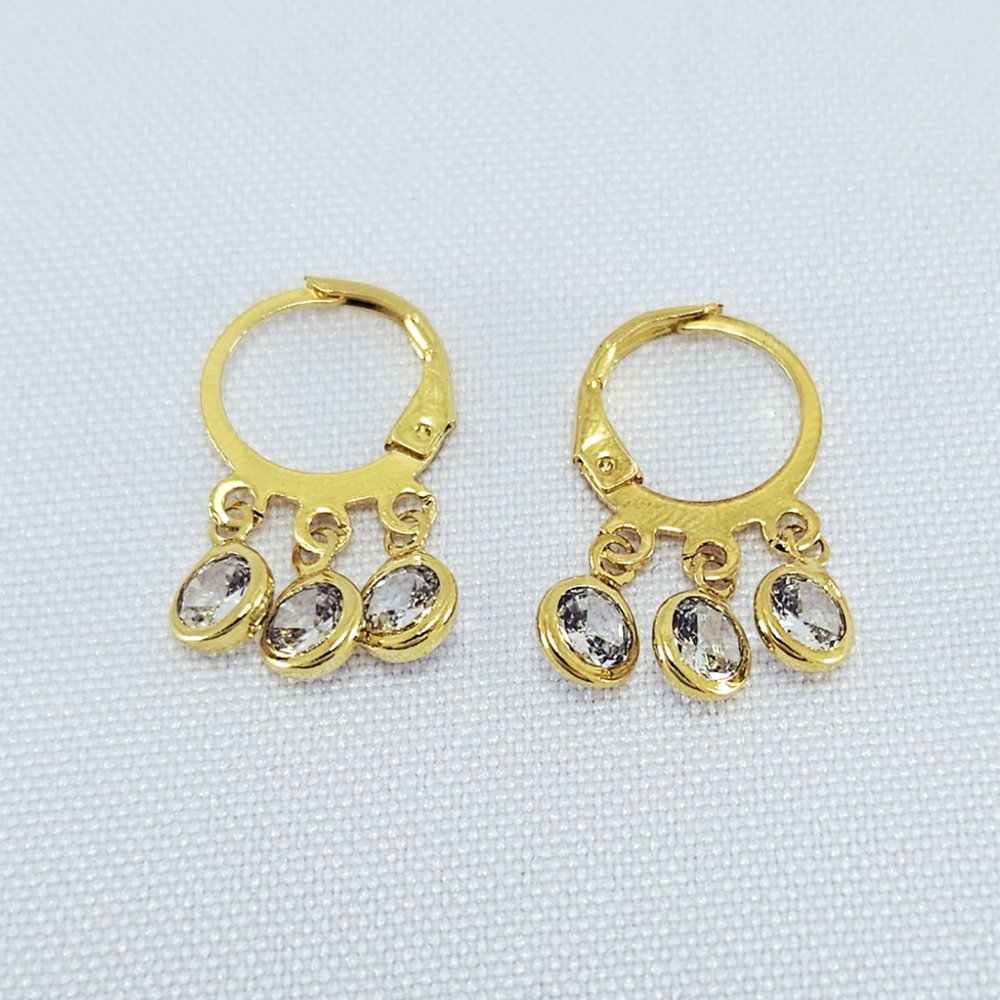 Brinco infantil com três ponto de luz