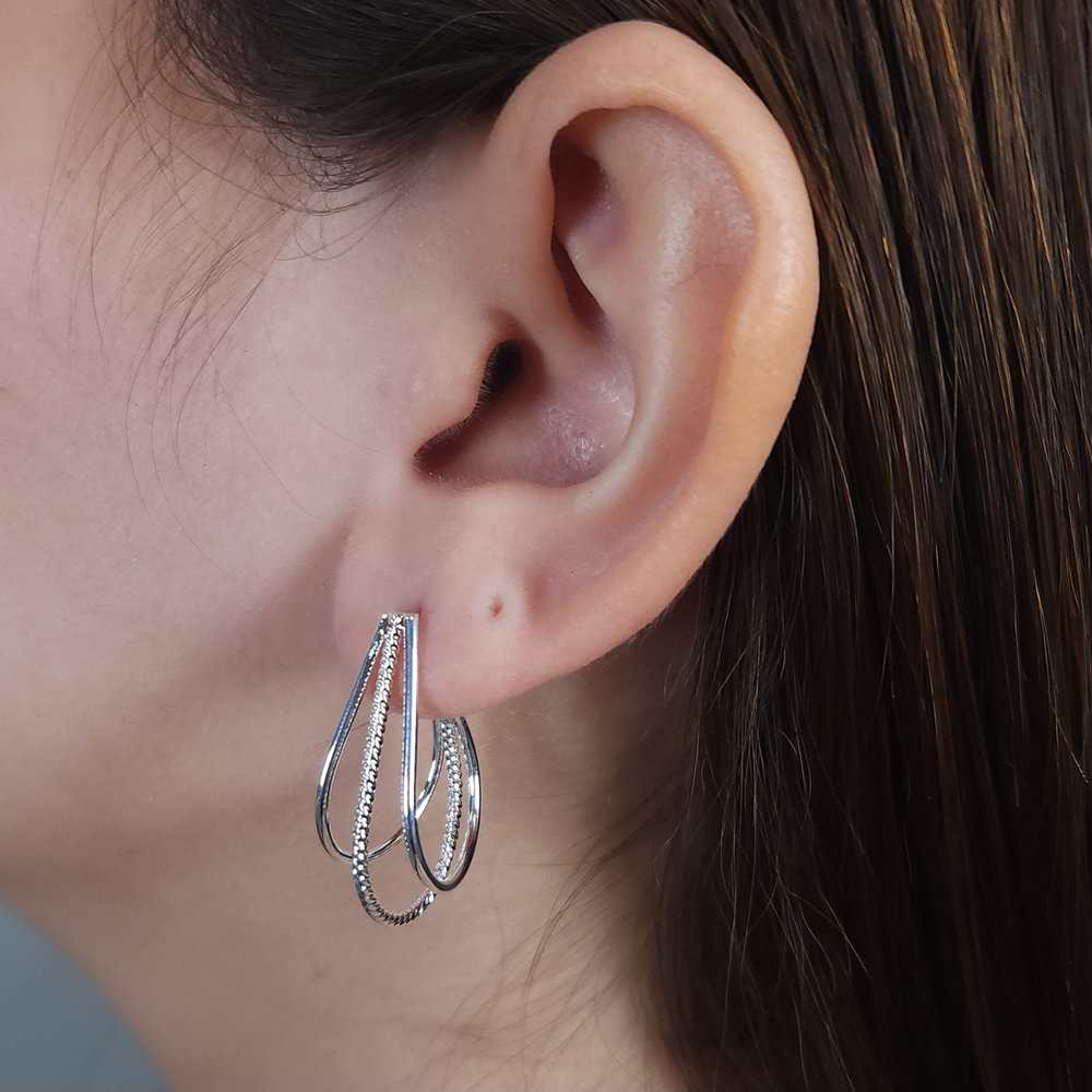 Brinco três fios longos