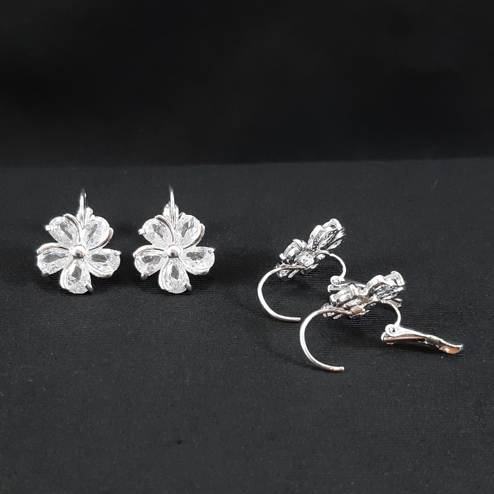 Brinco gancho flor cristal