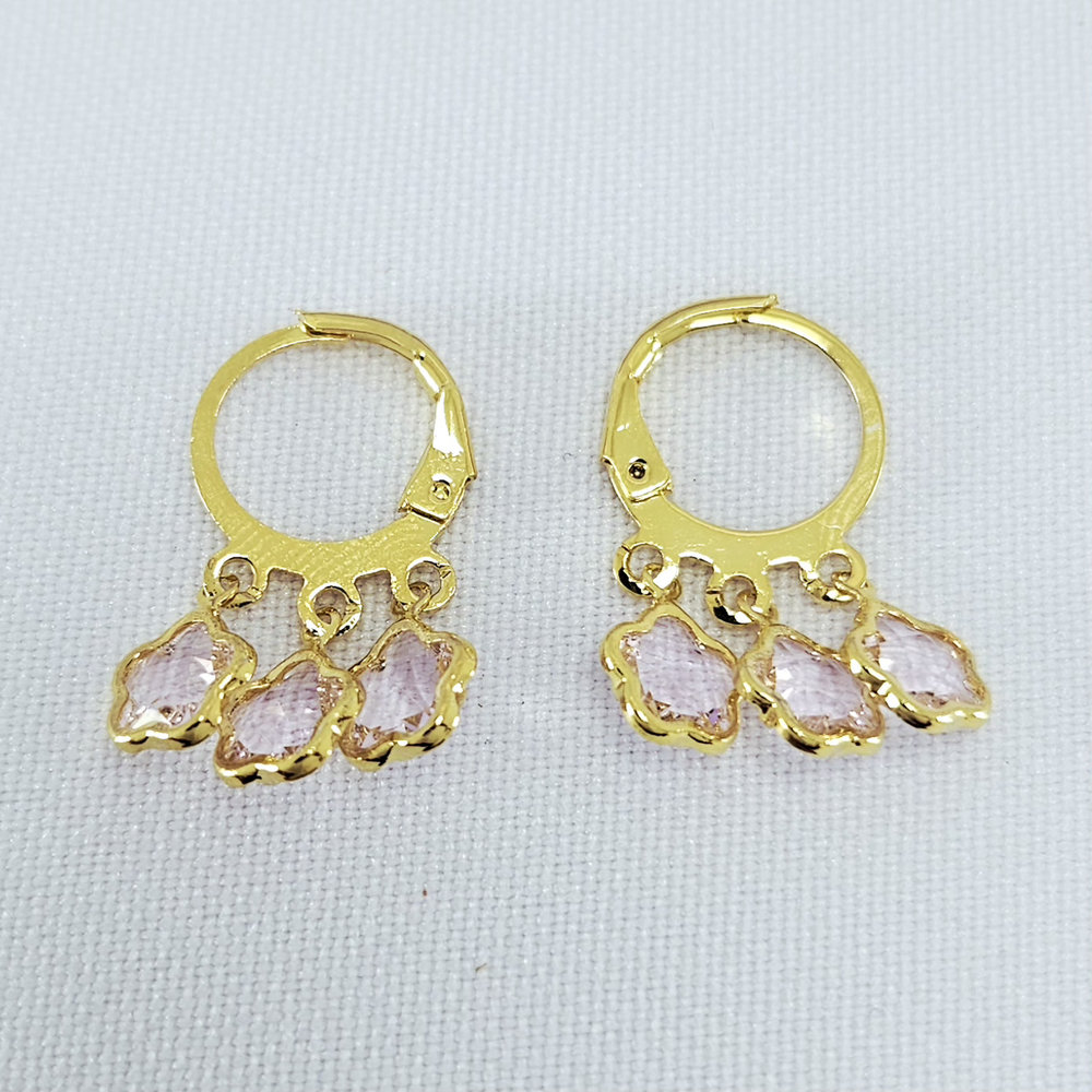 Brinco argola infantil com pingente flor em cristal