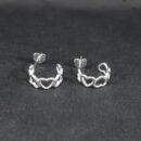 Brinco estilo argolinha coração vazado