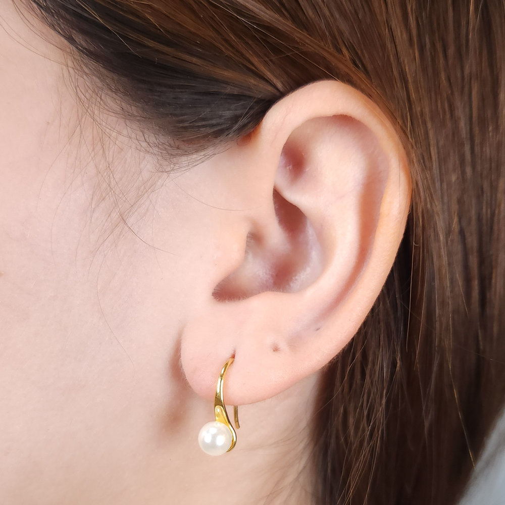 Brinco gancho com pérola