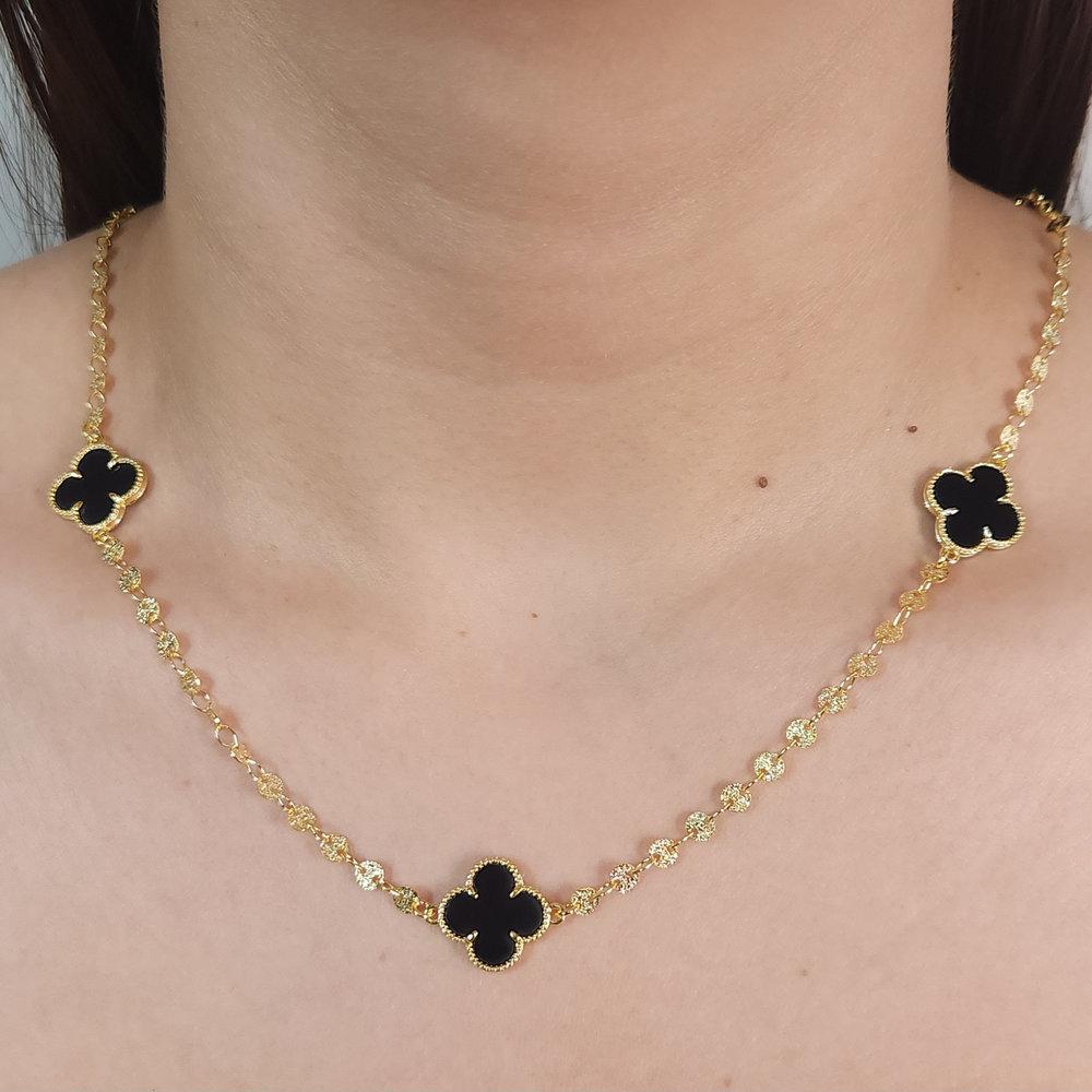 Gargantilha chocker trevo com elos chapeado fosco