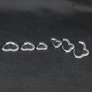 Trio de argolas formato coração cravejado