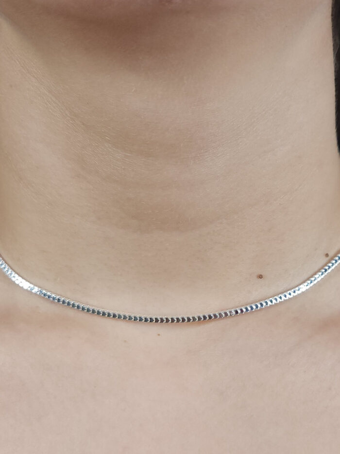 Gargantilha chocker elos caixa prateada