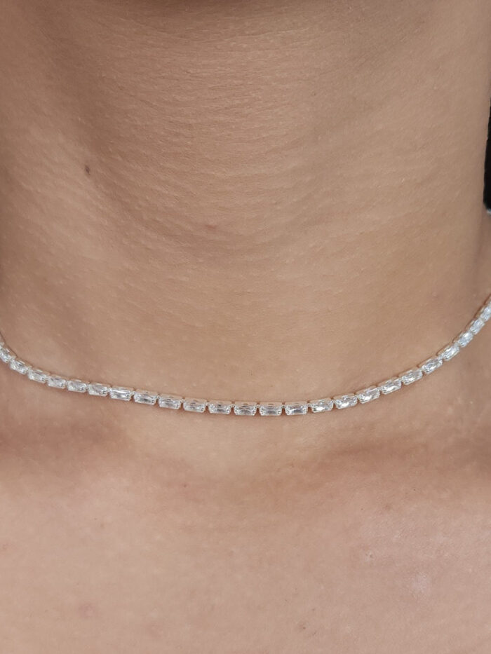 Gargantilha chocker pedra baguete cristal