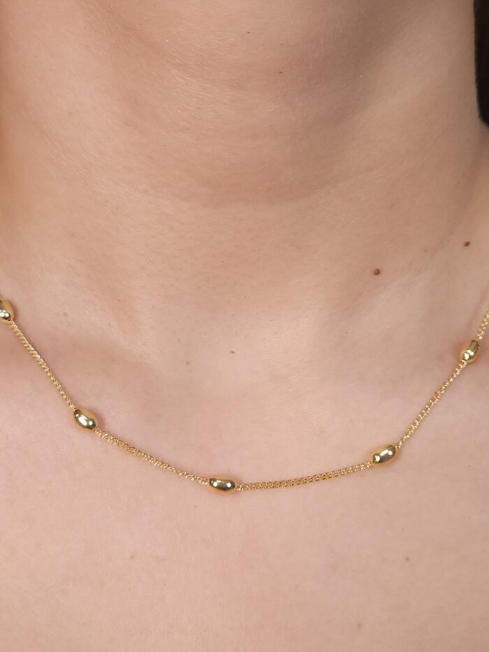 Gargantilha chocker  com detalhe oval