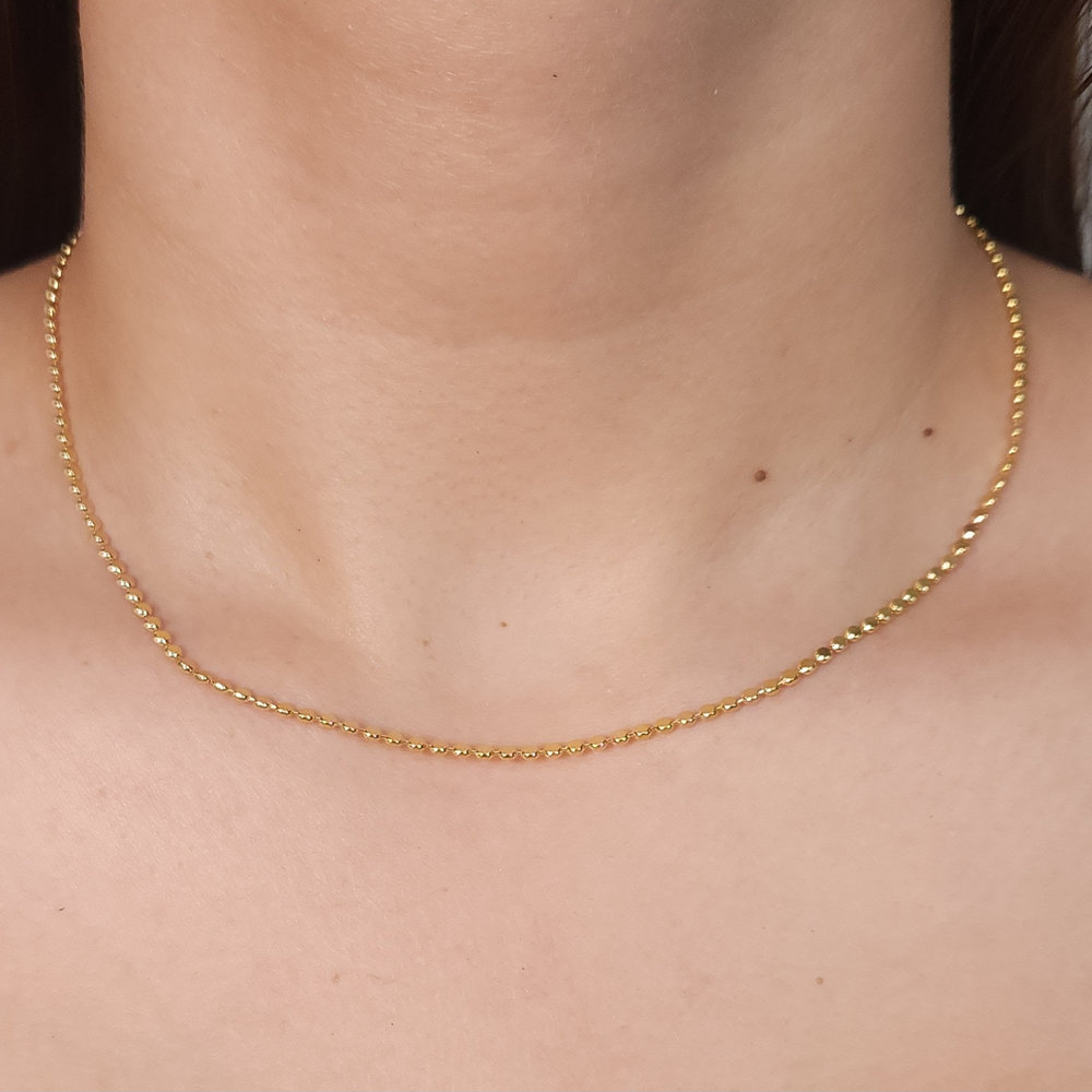 Gargantilha chocker detalhe redondo chapeado