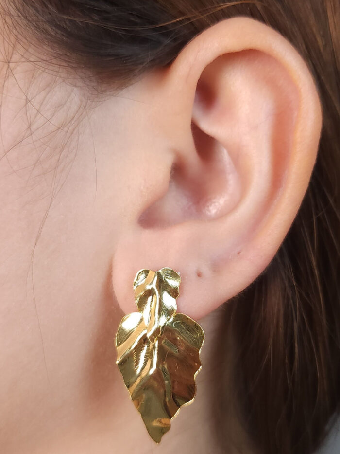 Brinco estilo folha dupla