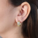 Brinco argola quatro fios cravejada