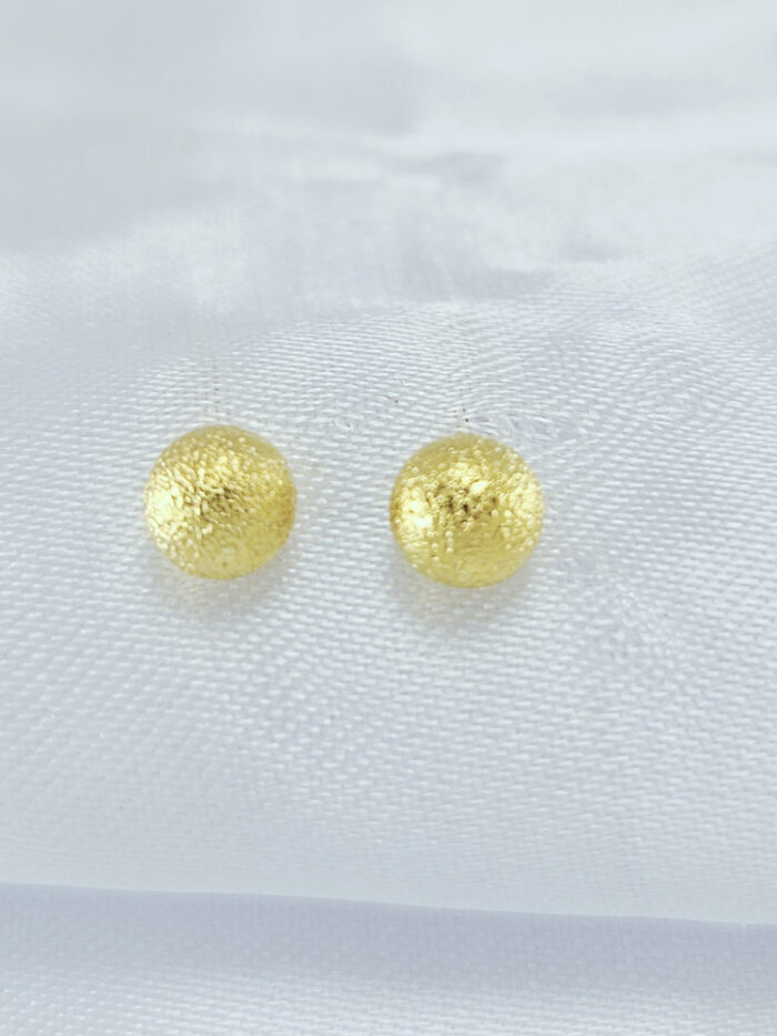 Brinco bolinha fosca