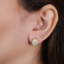 Brinco argola placa de microzircônias com fecho de pressão