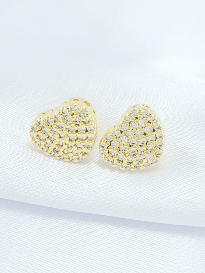 Brinco coração cravejado